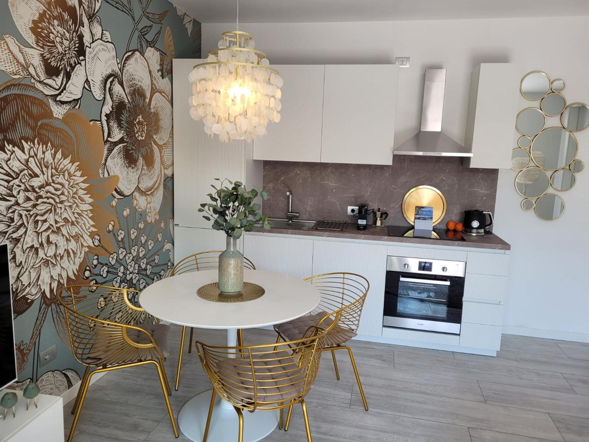 Lago-Apartment Midy, Sfeervol, Zwembad, Airco 도마소 외부 사진